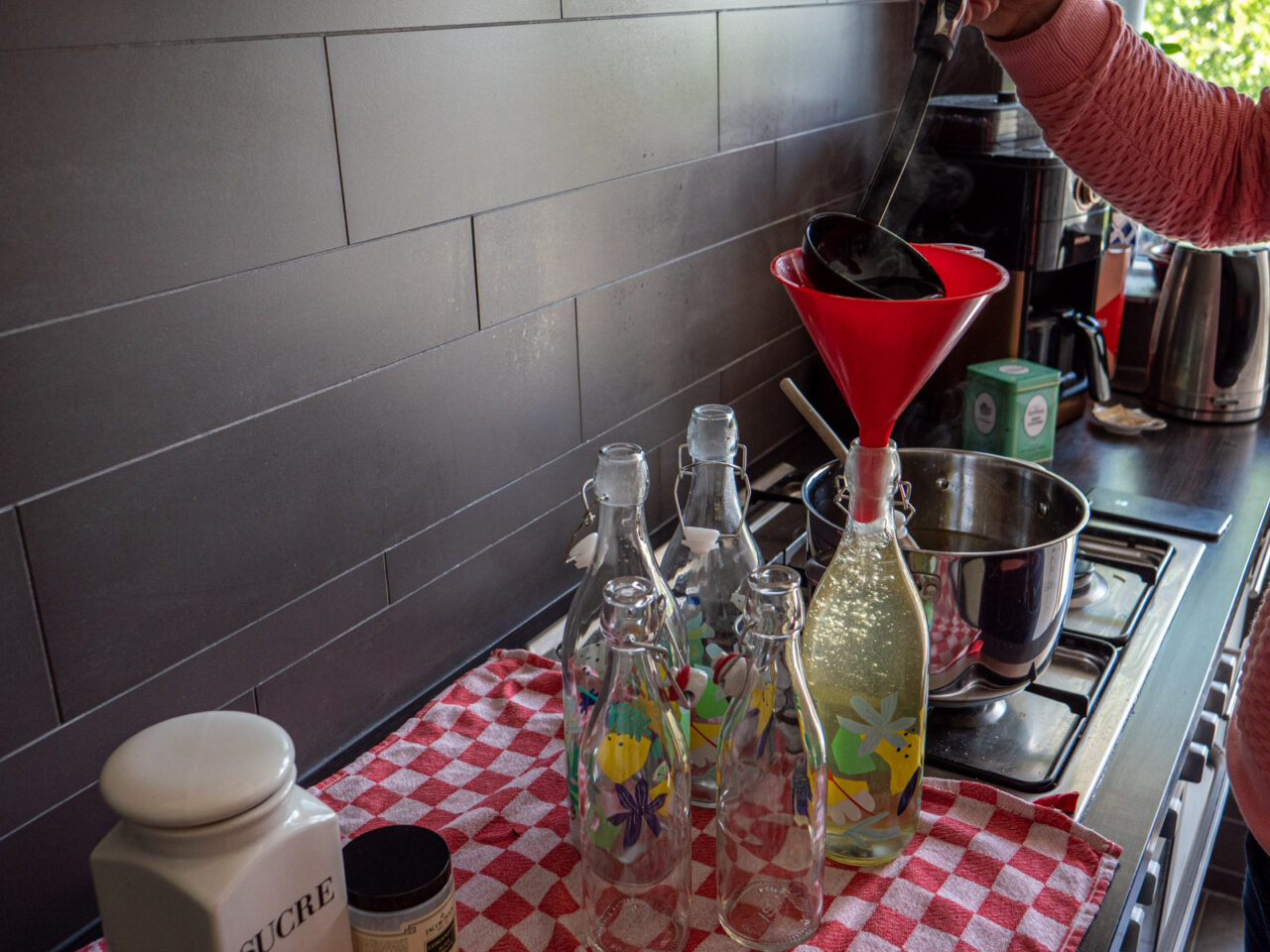 recept-zelf-vlierbloesem-siroop-maken
